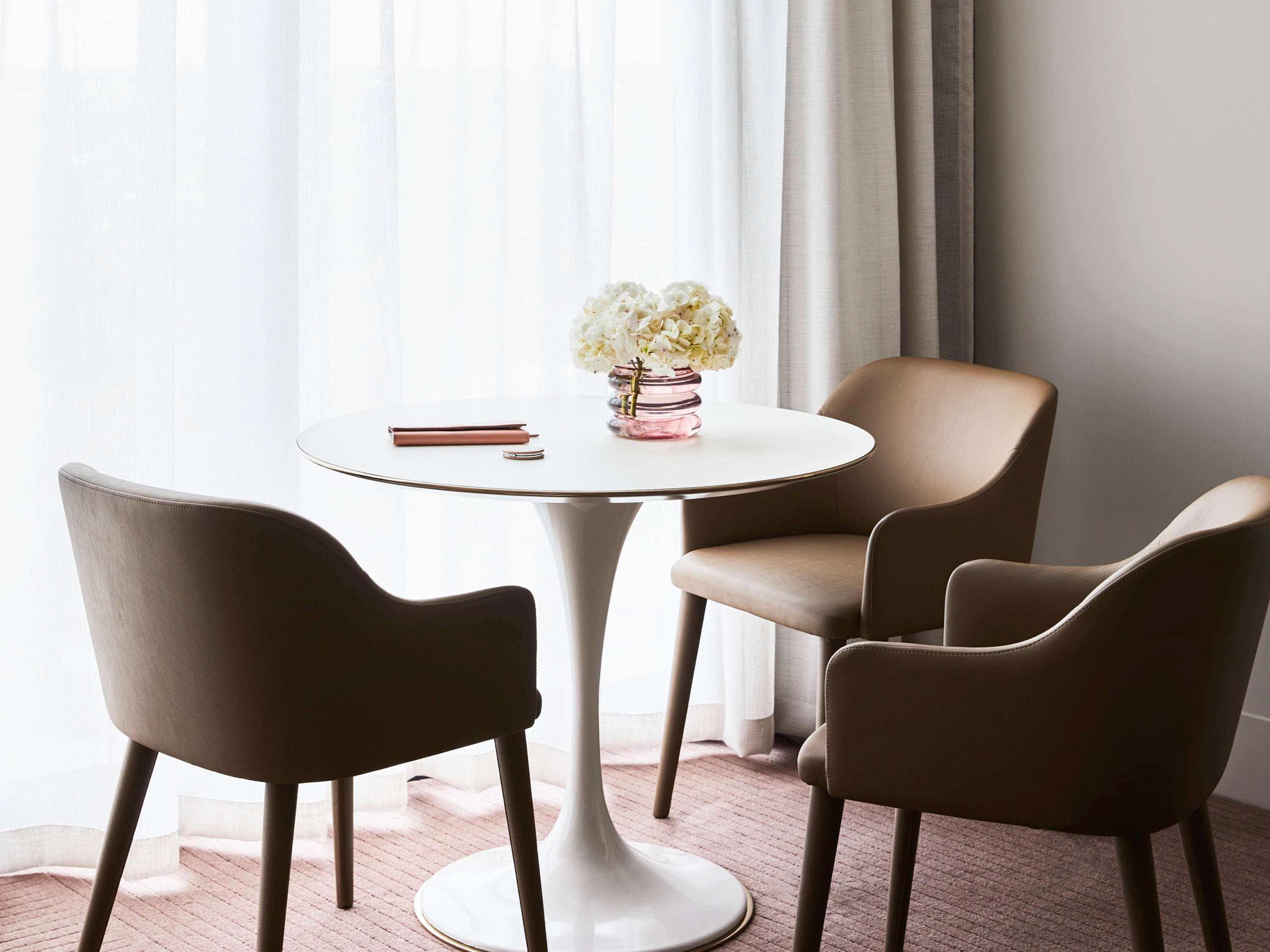 Hotel Chadstone Melbourne Mgallery Collection Экстерьер фото A tulip table