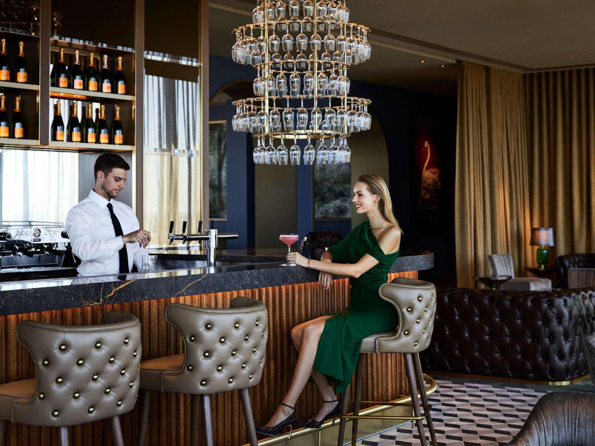 Hotel Chadstone Melbourne Mgallery Collection Экстерьер фото The bar at the 101 lounge
