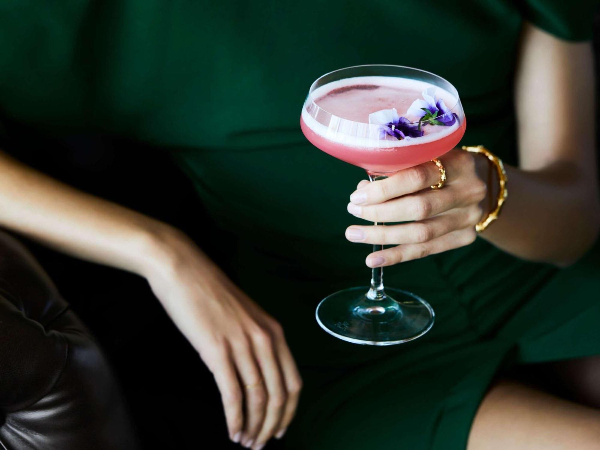 Hotel Chadstone Melbourne Mgallery Collection Экстерьер фото A Clover Club cocktail